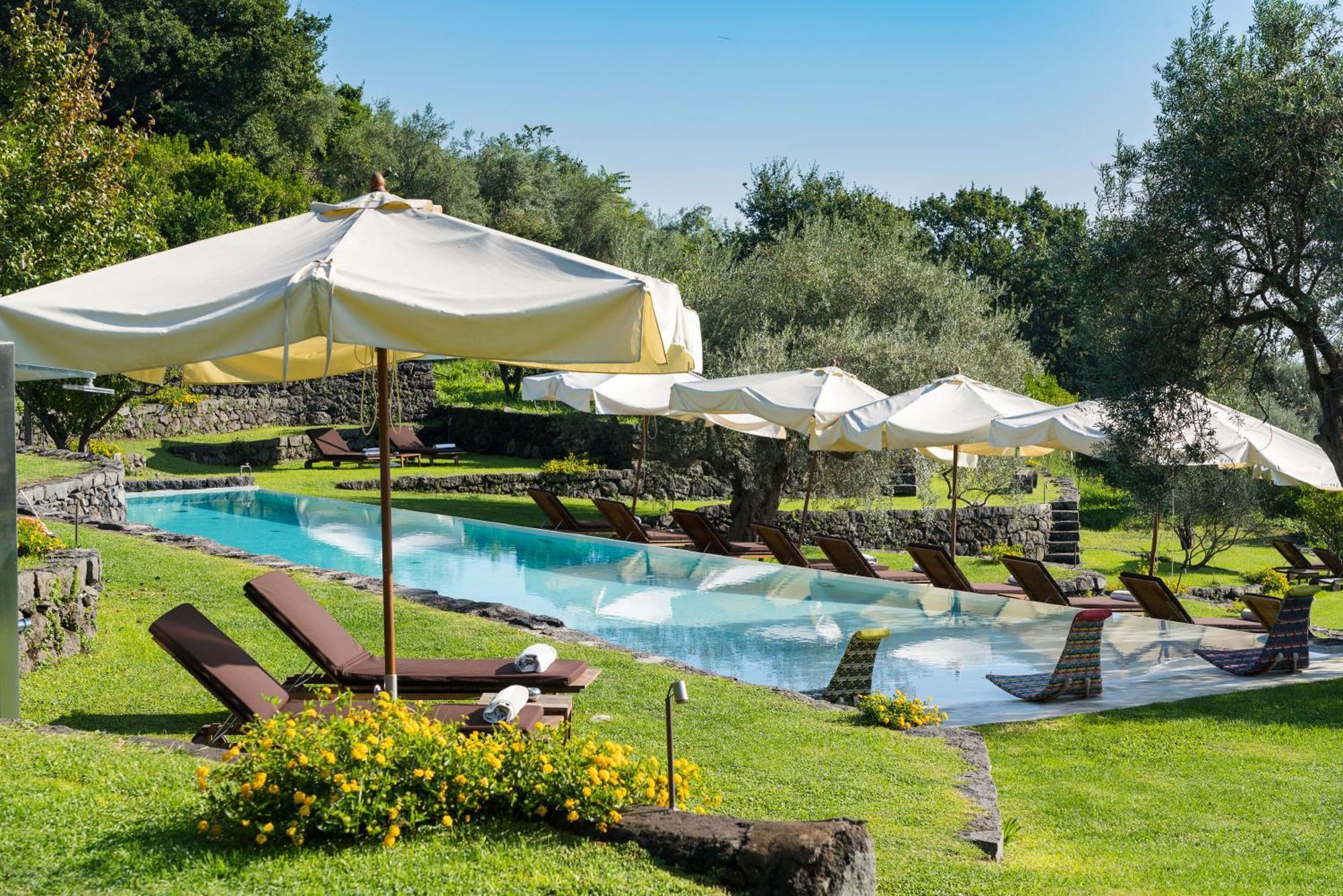 Monaci Delle Terre Nere Hotel Дзаферана Етнеа Екстериор снимка