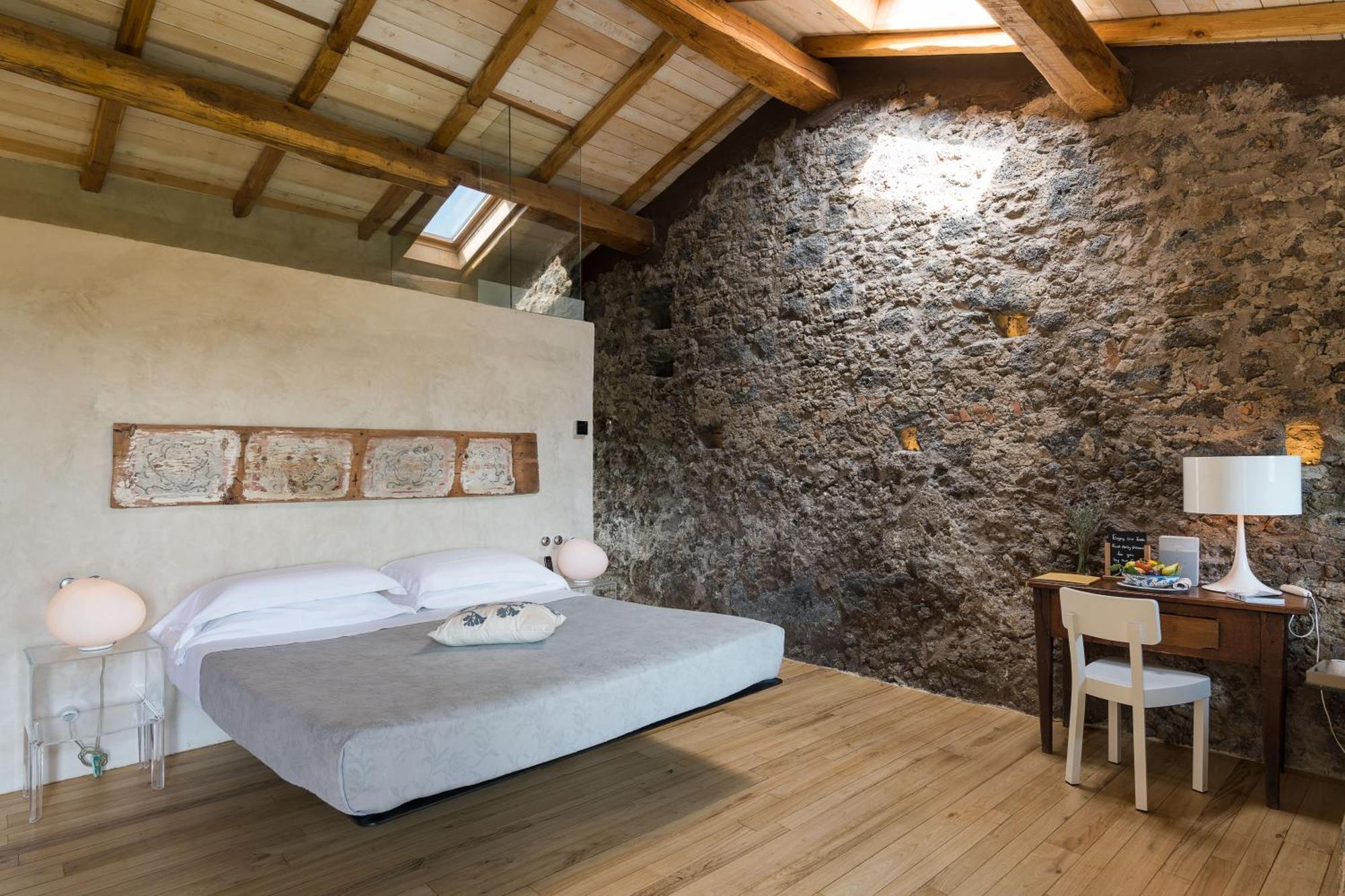 Monaci Delle Terre Nere Hotel Дзаферана Етнеа Екстериор снимка