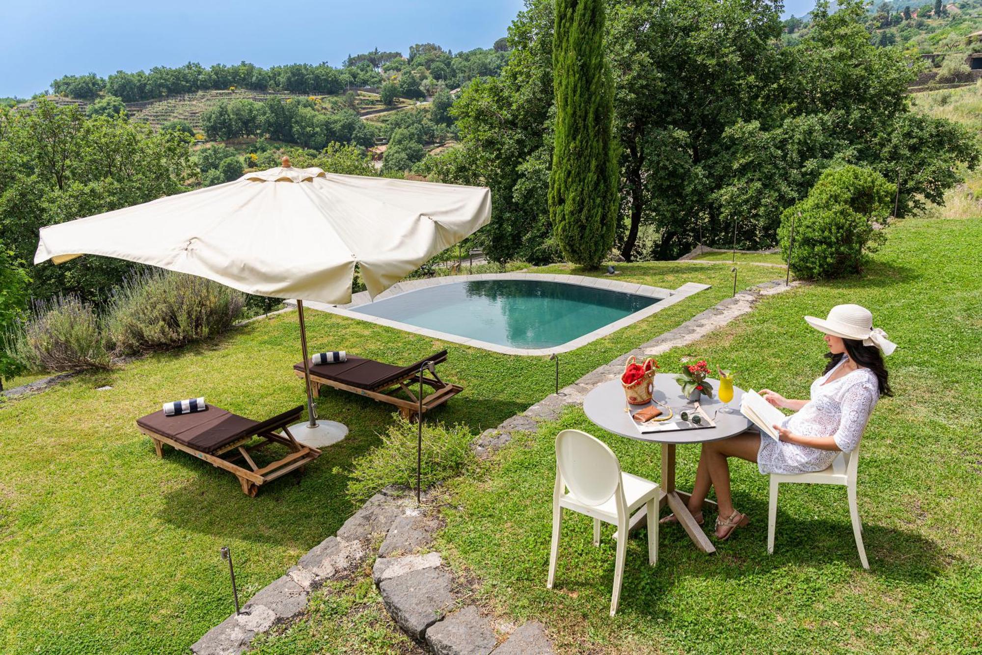 Monaci Delle Terre Nere Hotel Дзаферана Етнеа Екстериор снимка