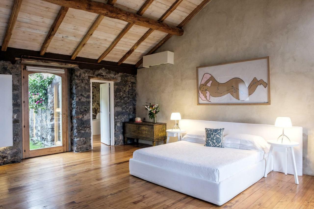Monaci Delle Terre Nere Hotel Дзаферана Етнеа Екстериор снимка